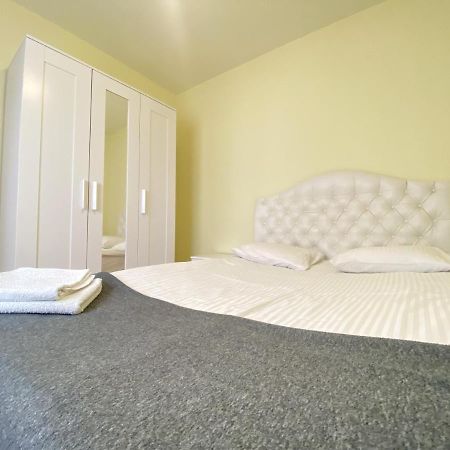 Entire New Apartment 20' From Barcelona Sabadell Esterno foto