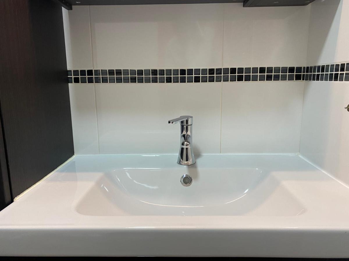 Entire New Apartment 20' From Barcelona Sabadell Esterno foto